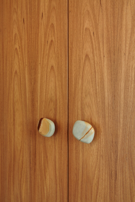 Apartamento Alba / MDH.arq + Nathalia Lorena Arquitetura - Madeira