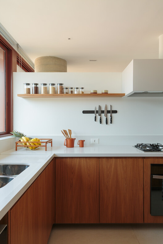 Apartamento Alba / MDH.arq + Nathalia Lorena Arquitetura - Fotografia de Interiores, Cozinha, Bancada, Madeira, Pia