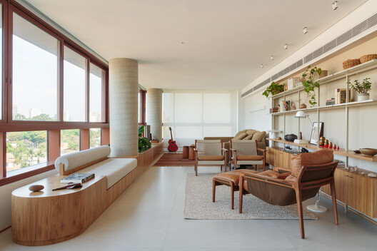 Apartamento Alba / MDH.arq + Nathalia Lorena Arquitetura - Fotografia de Interiores, Sala de Estar, Madeira, Cadeira