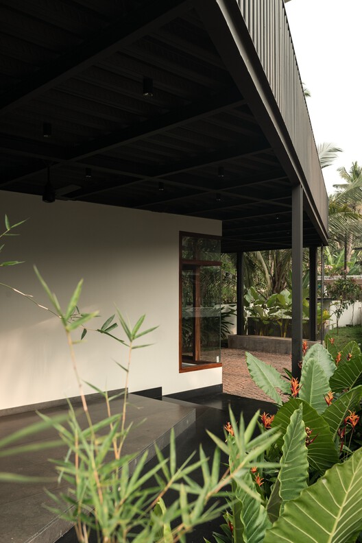 Residência Borda Infinita / TROPICAL TONES - Imagem 7 de 34