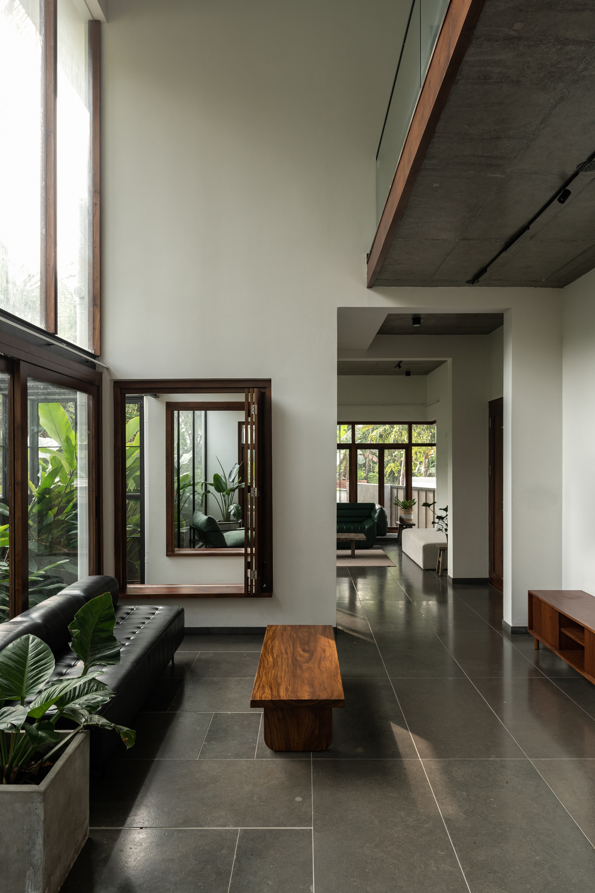 Galería de Residencia Infinity Edge / TROPICAL TONES - 2