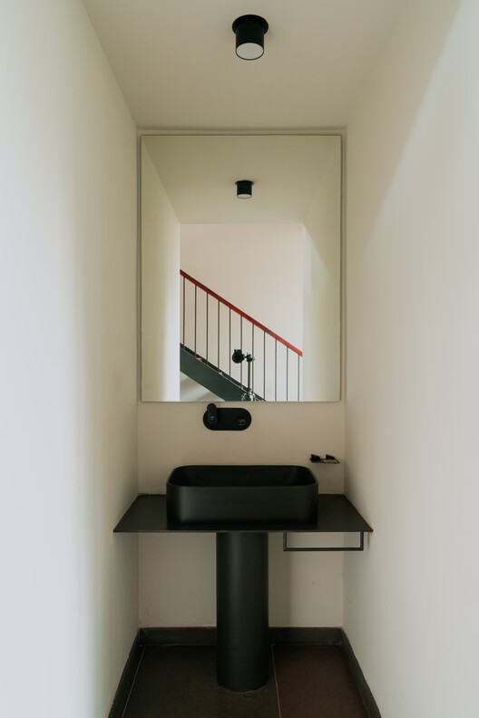 Residência Borda Infinita / TROPICAL TONES - Imagem 24 de 34