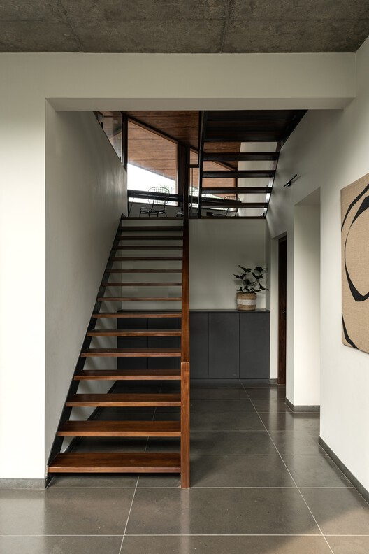 Residência Borda Infinita / TROPICAL TONES - Imagem 17 de 34