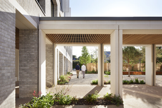 Brooklands Workplace Campus / Allies and Morrison - Image 15 of 23