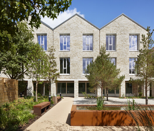 Brooklands Workplace Campus / Allies and Morrison - Exterior Photography