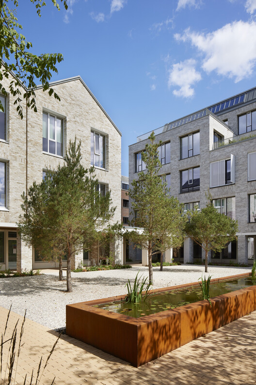 Brooklands Workplace Campus / Allies and Morrison - Exterior Photography