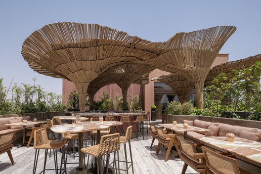 How Environments Shape Outdoor Dining Spaces: 24 Architectural Approaches - Image 2 of 40