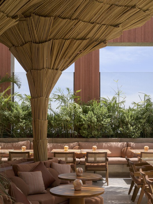 How Environments Shape Outdoor Dining Spaces: 24 Architectural Approaches - Image 10 of 40