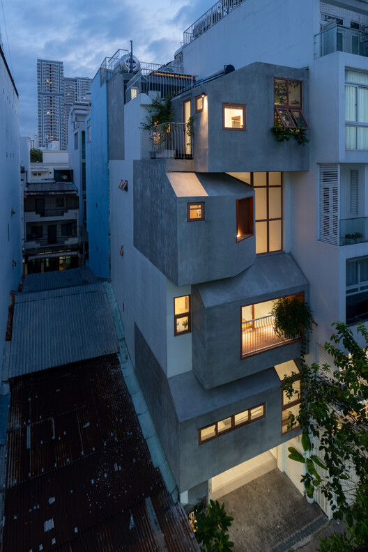 Vietnam’s Tube Houses: Architectural Strategies Under 100 m² - Image 9 of 10