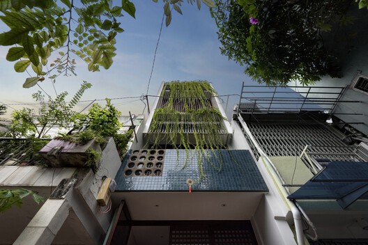 Vietnam’s Tube Houses: Architectural Strategies Under 100 m² - Image 7 of 10