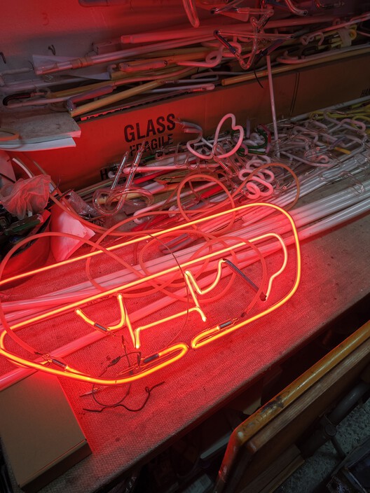The Line of Fragile Radiance: Neon Light as Atelier, Architecture, and Archive - Image 11 of 21