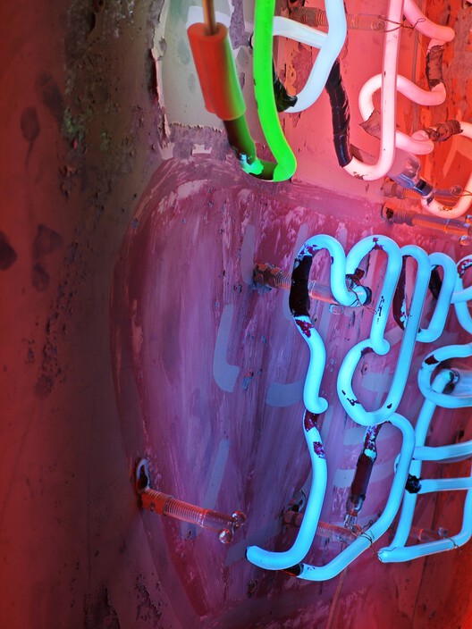 The Line of Fragile Radiance: Neon Light as Atelier, Architecture, and Archive - Image 19 of 21