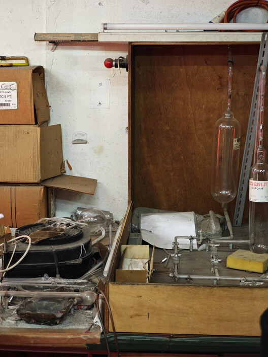 The Line of Fragile Radiance: Neon Light as Atelier, Architecture, and Archive - Image 20 of 21