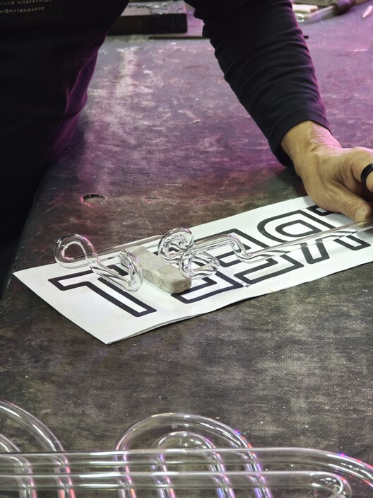 The Line of Fragile Radiance: Neon Light as Atelier, Architecture, and Archive - Image 14 of 21