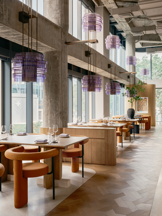 Aster by Joshua Paris / 如莫空间设计 - 室内图, 餐厅, 木头, 灯, 桌子, 椅子, 玻璃