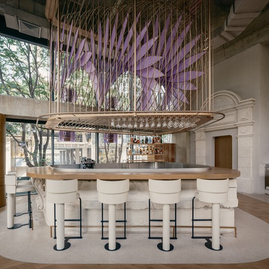 Aster by Joshua Paris / 如莫空间设计 - 室内图, 厨房, 木头, 灯, 椅子, 玻璃