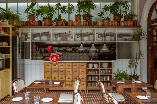 Restaurante Gonza / Tadu Arquitetura Restaurante Gonza / Tadu Arquitetura - Fotografia de Interiores, Prateleira, Cadeira