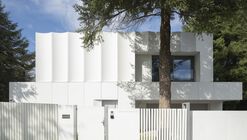 House in White / UCEES