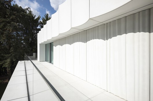 House in White / UCEES - Image 11 of 33