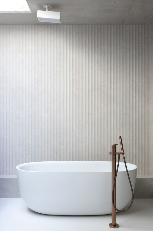 House in White / UCEES - Image 4 of 33