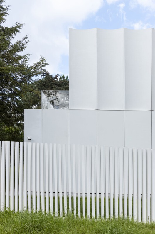 House in White / UCEES - Image 7 of 33