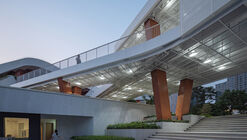 厦门市厦门大学附属科技中学五缘校区 / ONENESS STUDIO