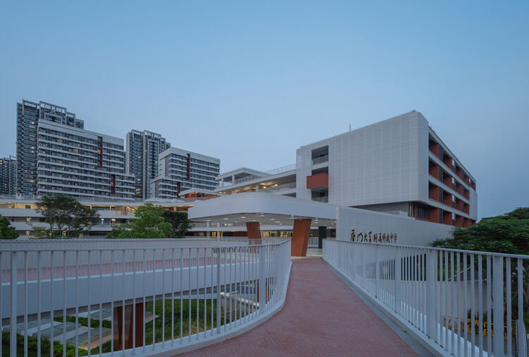 厦门市厦门大学附属科技中学五缘校区 / ONENESS STUDIO - 18 的图像 38