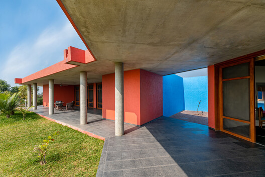 How Environments Shape Outdoor Dining Spaces: 24 Architectural Approaches - Image 24 of 40