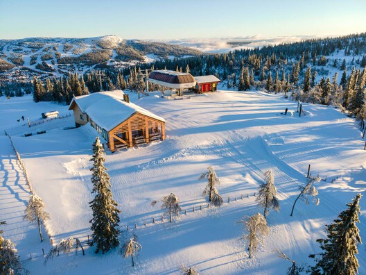 How Environments Shape Outdoor Dining Spaces: 24 Architectural Approaches - Image 23 of 40