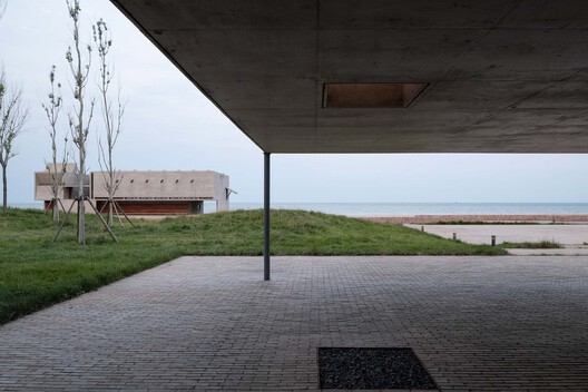 How Environments Shape Outdoor Dining Spaces: 24 Architectural Approaches - Image 30 of 40