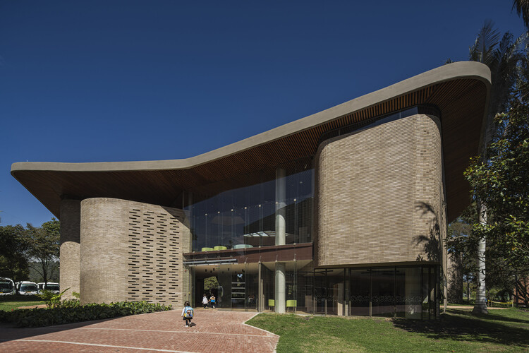 Jardín Infantil Los Nogales / Estudio de Arquitectura Bogotá - Fotografía Exterior