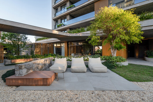 Edifício Flora / IDEIA1 - Fotografia de Exterior, Balcão