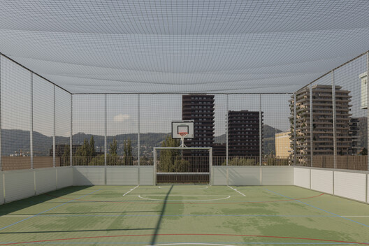 AHS Reininghaus Escuela Secundaria / j-c-k AHS Reininghaus Escuela Secundaria / j-c-k - Fotografía exterior