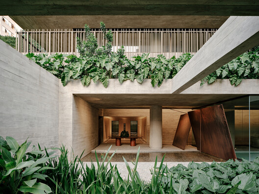 Edifício Ibaté / Studio Arthur Casas - Imagem 19 de 29