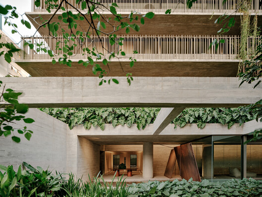 Edifício Ibaté / Studio Arthur Casas - Imagem 18 de 29