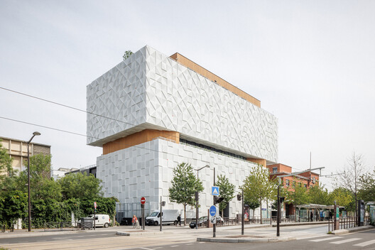 42UP School Extension / AR Studio d'Architectures