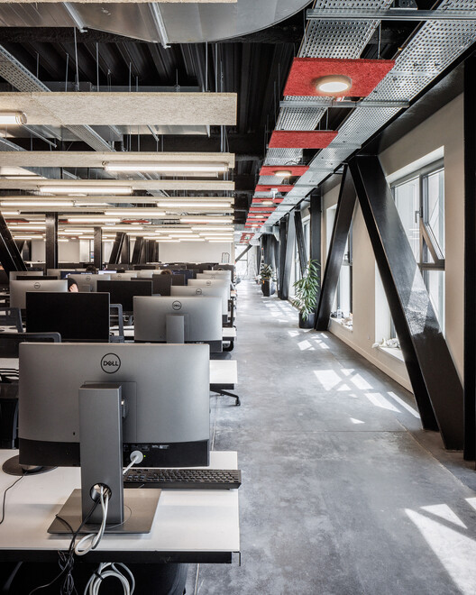 Ampliación de la Escuela 42UP / AR Studio d'Architectures Ampliación de la Escuela 42UP / AR Studio d'Architectures - Fotografía interior