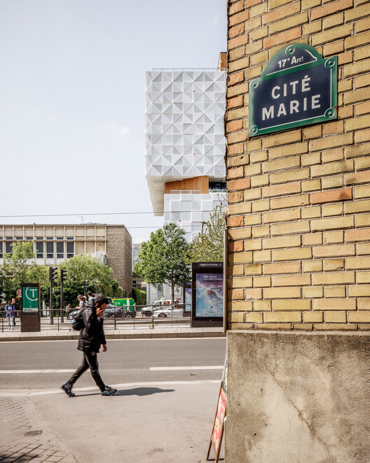 Ampliación de la Escuela 42UP / AR Studio d'Architectures Ampliación de la Escuela 42UP / AR Studio d'Architectures - Fotografía exterior