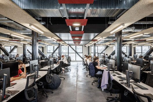 Ampliación de la Escuela 42UP / AR Studio d'Architectures Ampliación de la Escuela 42UP / AR Studio d'Architectures - Fotografía interior