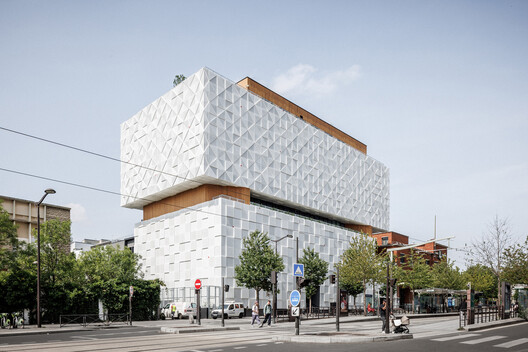 Ampliación de la Escuela 42UP / AR Studio d'Architectures Ampliación de la Escuela 42UP / AR Studio d'Architectures - Fotografía exterior