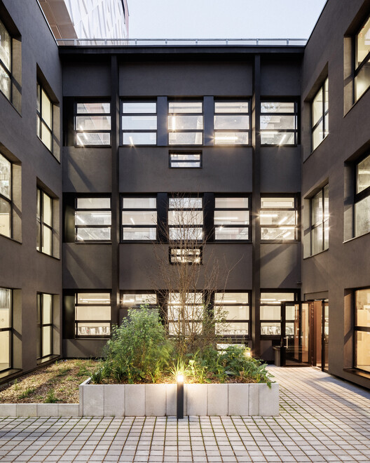 Ampliación de la Escuela 42UP / AR Studio d'Architectures Ampliación de la Escuela 42UP / AR Studio d'Architectures - Fotografía interior