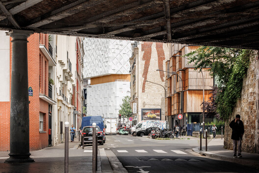 Ampliación de la Escuela 42UP / AR Studio d'Architectures Ampliación de la Escuela 42UP / AR Studio d'Architectures - Fotografía exterior, Concreto