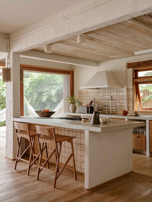 Casa Taguaiba / Memola Estúdio Casa Taguaiba / Memola Estúdio - Fotografia de Interiores, Cozinha, Madeira, Mesa, Cadeira, Bancada, Viga