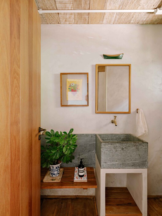 Casa Taguaiba / Memola Estúdio Casa Taguaiba / Memola Estúdio - Fotografia de Interiores, Banheiro, Madeira, Pia, Bancada