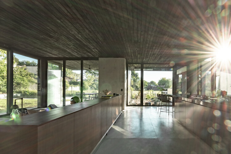 MeCa House / AtelierM - Fotografía de interiores, cocina, madera