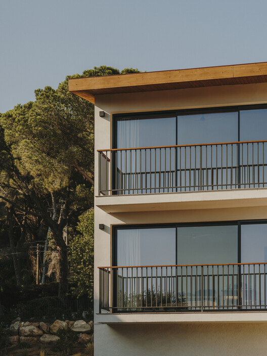 Casa Cabrera / Forma Casa Cabrera / Forma - Fotografía exterior, Balcón, Barandas