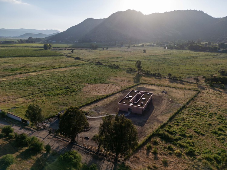 Casa LIMA / Pezo von Ellrichshausen - Imagen 6 de 25