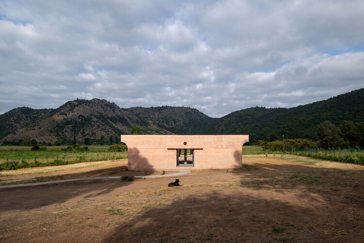 Casa LIMA / Pezo von Ellrichshausen - Imagen 1 de 25