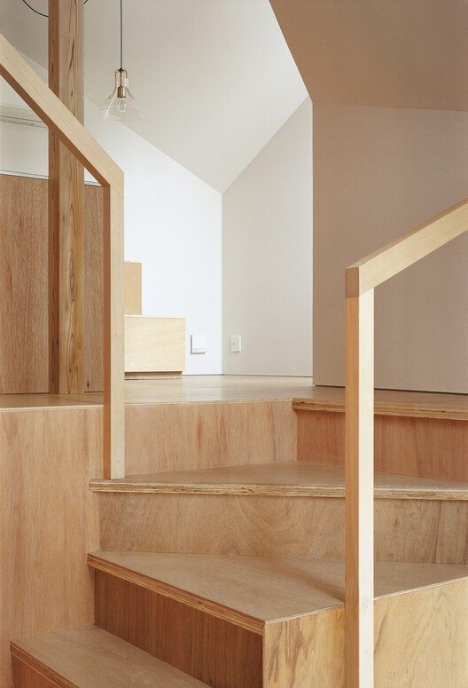 Tent Cabin in Omori / HUNE ARCHITECTS Tent Cabin in Omori / HUNE ARCHITECTS - Interior Photography, Wood, Stairs, Handrail