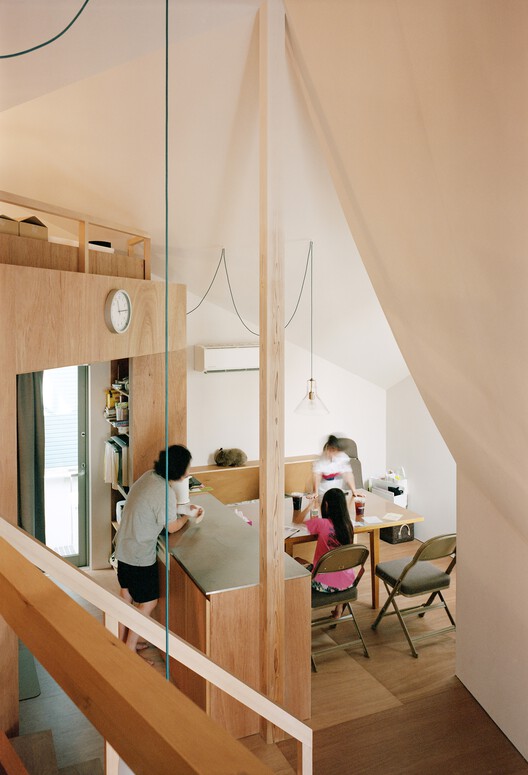 Tent Cabin in Omori / HUNE ARCHITECTS Tent Cabin in Omori / HUNE ARCHITECTS - Interior Photography, Wood, Lighting, Shelving, Chair
